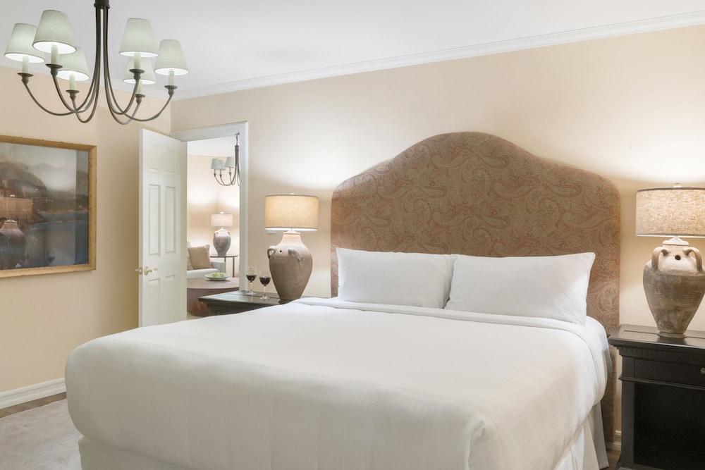 Hotel & 4*